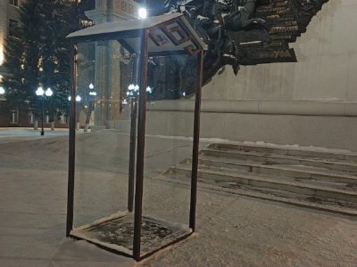 На Советской площади в Уфе установили кабинки для Почетного караула