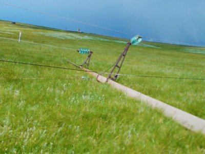 В Башкирии восстанавливают электроснабжение после смерча, свалившего 29 столбов