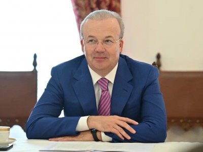 Андрей Назаров поздравил жительниц Башкирии с 8 марта