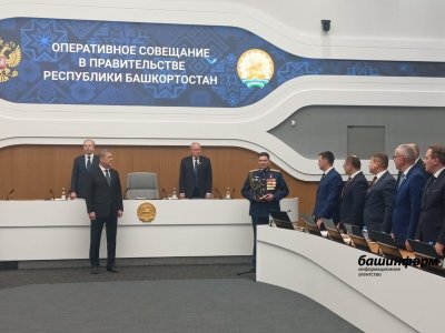 Глава Башкирии наградил участников батальонов республики орденами и медалями