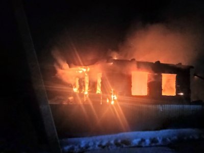 В Башкирии мать спасла из горящего дома троих детей
