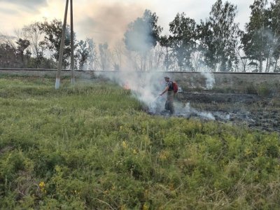 В Башкирии искры от поездов стали причиной возгорания сухой травы
