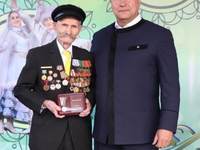 Ветерану Великой Отечественной войны из Башкирии вручили награду в честь годовщины Курской битвы