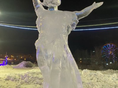 В Башкирии вандалы повредили ледяную копию памятника «Родина-мать»