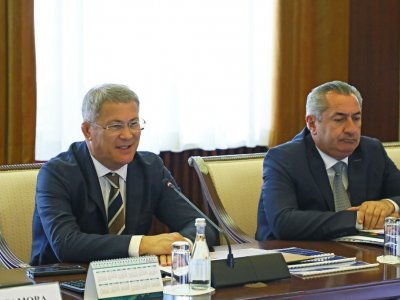 Глава Башкирии Радий Хабиров одобрил на «Инвестчасе» проекты в сферах промышленности, АПК и услуг