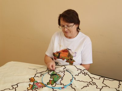 Мастерица рассказала о символах вышитой карты Альшеевского района