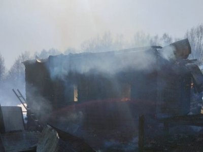 В Башкирии пострадавшую при пожаре женщину экстренно госпитализировали