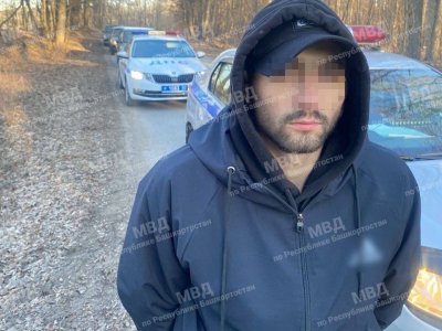 В Уфе сотрудники ГИБДД задержали мужчину, перевозившего в иномарке наркотики