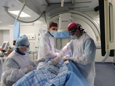 В Уфе кардиохирурги ювелирно удалили пациенту аневризму брюшной аорты размером 10,5 см