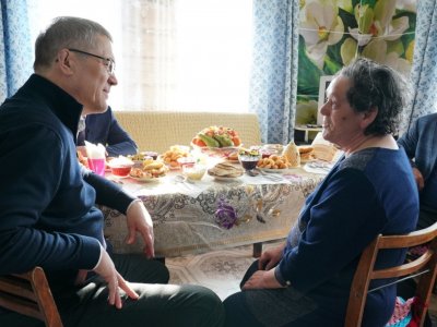 Радий Хабиров навестил маму бывшего главы Аскинского района Ришата Дихина