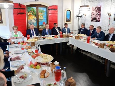 Андрей Назаров провел деловой завтрак представительства Ассамблеи народов Евразии