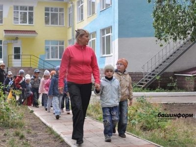 Глава Башкирии учредил премии для лучших педагогов дошкольного образования