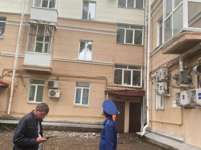 Прокуратура проводит проверку по факту падения облицовки многоквартирного дома в Уфе