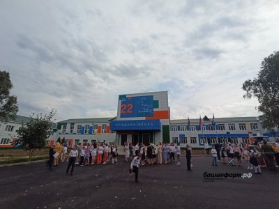 Радий Хабиров оказал большую помощь народу Донбасса - директор школы в ЛНР