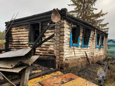 В Башкирии мужчину из горящего дома вынес сосед