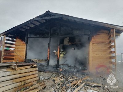 В Башкирии загорелся только построенный дом семьи с восемью детьми