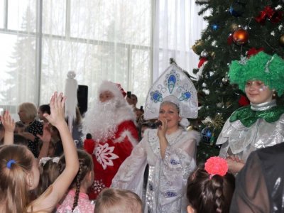 В Уфе прошла новогодняя елка для детей, оставшихся без попечения родителей