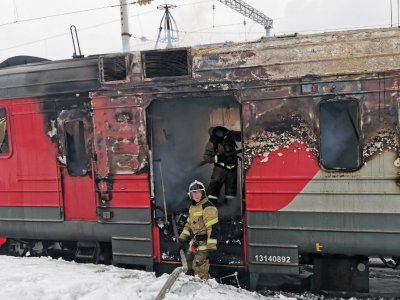 На железнодорожной станции «Дема» в Уфе сгорел электроподвижной состав