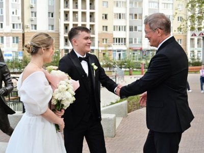Радий Хабиров пожелал счастья вернувшемуся со СВО бойцу и его невесте
