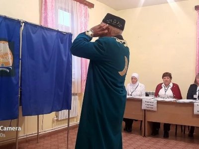 Танцы, выставки и долгожители. Как в Башкирии проходят первые часы голосования