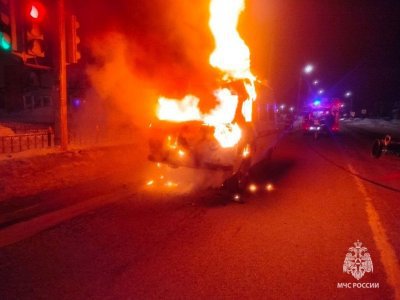 В Башкирии на ходу загорелась машина скорой помощи с пациентом внутри