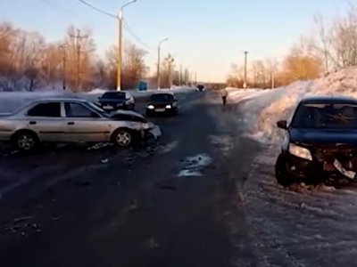 Одна обгоняла, другой не уступил: в Башкирии в ДТП пострадали водители «Лады Гранты» и иномарки