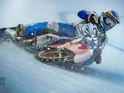 Уфимец Дмитрий Буланкин попал в финал Кубка России по мотогонкам на льду