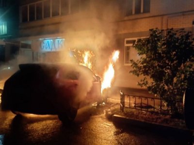 В одном из городов Башкирии сгорела элитная иномарка