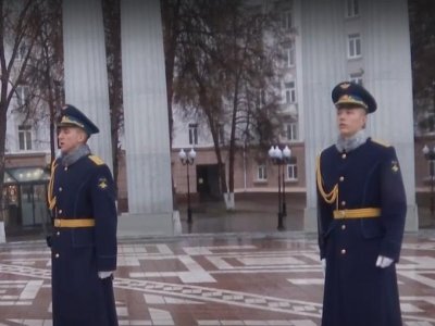 Радий Хабиров рассказал о вахте Почетного караула у памятника Шаймуратову на Советской площади в Уфе