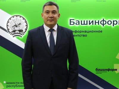 Ильдар Мавлетбердин оценил обновленную фотозону «Башинформа» в статусе главы минобразования Башкирии