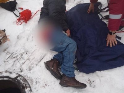 В МЧС Башкирии сообщили подробности спасения упавшего в колодец работника сауны