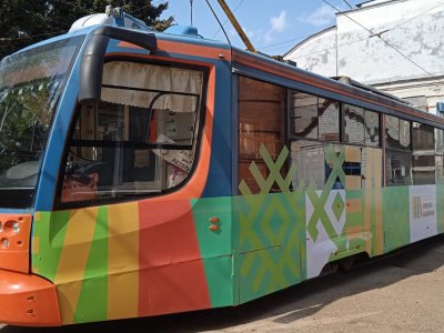 В Уфе перед ярмаркой «Китап-байрам» запустили книжный трамвай