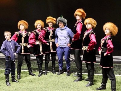 В Уфе Андрей Аршавин примерил башкирскую шапку и пообщался с юными артистами детской филармонии