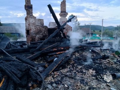 Жительница Башкирии хотела забрать из горящего дома документы и получила ожоги