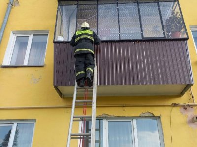 В Башкирии спасатели помогли ребёнку, который не мог выбраться из квартиры