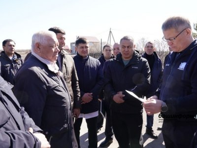 Ремонт дороги, водопровод, земельные участки - жители поделились с Главой Башкирии наболевшим