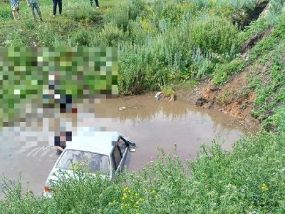 В Башкирии машина упала с моста в воду: погибли двое мужчин