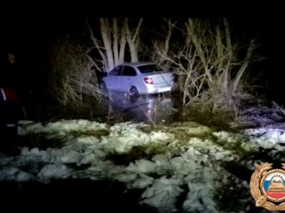 На трассе в Башкирии нетрезвый водитель съехал в кювет и получил травмы