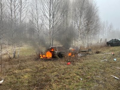 На трассе в Башкирии после лобового столкновения загорелся автомобиль