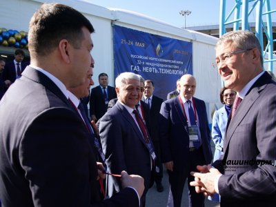Глава Башкирии дал старт запуску новой установки по переработке газа