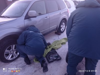 В Башкирии семья с маленькими детьми попала в беду на трассе в 30-градусный мороз