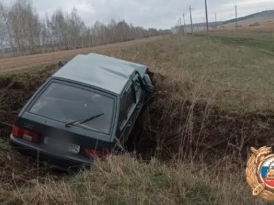 В Башкирии пожилой водитель опрокинулся на  отечественном автомобиле в кювет и погиб