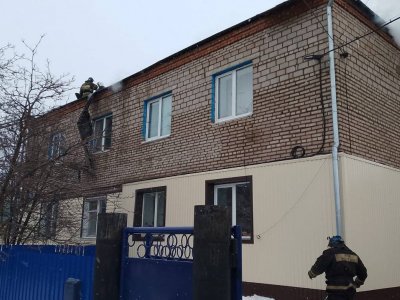 В Башкирии потушен пожар на крыше многоквартирного дома