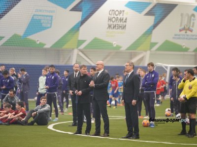Дмитрий Чернышенко принял участие в открытии нового футбольного манежа в Уфе
