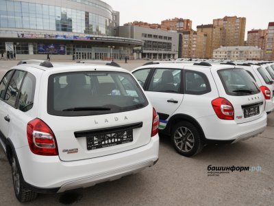 Пострадавшим на производстве жителям Башкирии вручили ключи от автомобилей