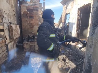 Спасатели МЧС из Башкирии обнаружили погибших при разборе завалов от пожара в Кургане