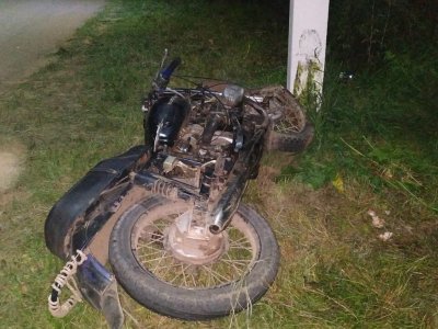 В Башкирии 16-летний мотоциклист разбил голову при наезде на электроопору