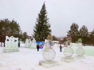 В Уфе открылся первый новогодний ледовый городок