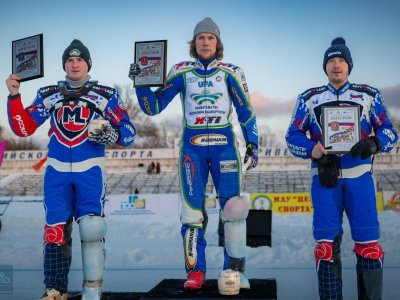 Никита Богданов завершил победой второй день чемпионата России по гонкам на льду