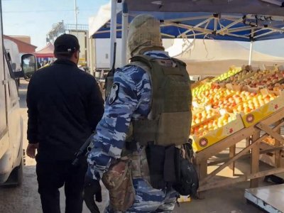 В Уфе полицейские устроили облаву на мигрантов на крупных оптовых базах
